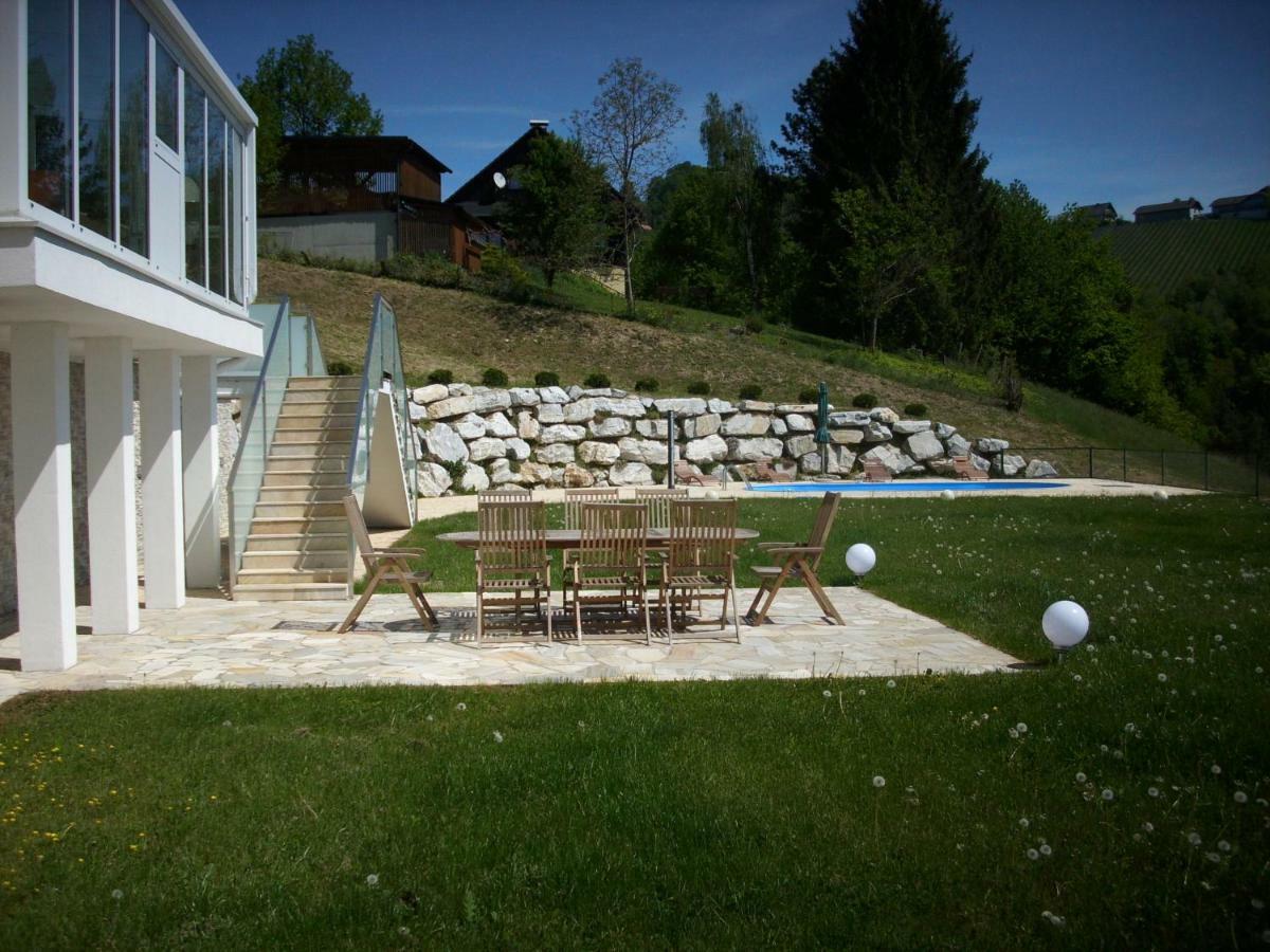 Gaestehaus Maxltoni Kitzeck im Sausal Exterior photo